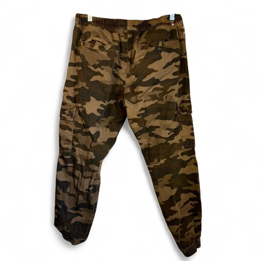 Univibe Camo Unisex Jogger Youth  Pants Size M Paint Marks on back